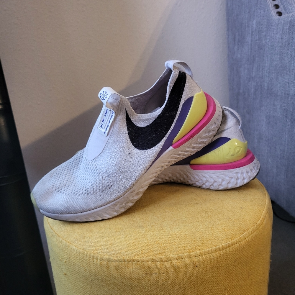 Nike slip on shoes